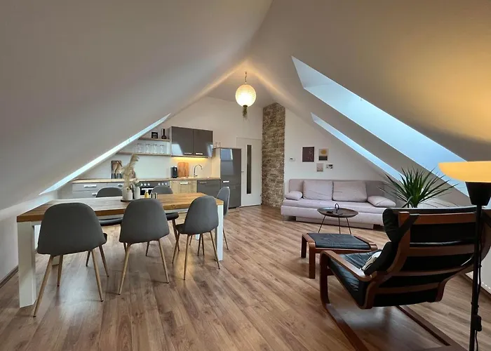 Rudolfquartier Linz, Rudolfstrasse Linec